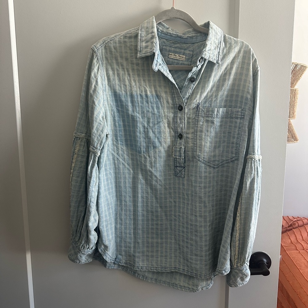 WE THE FREE DENIM FLANNEL TOP ! FREE PEOPLE SIZE SMALL